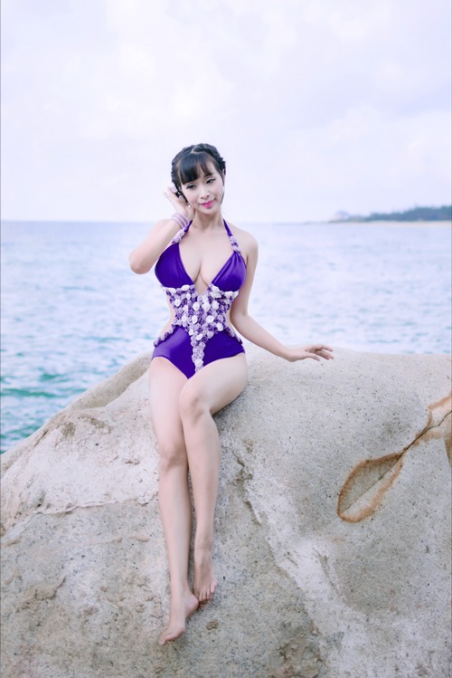 Lê kiều như mặc bikini nóng hơn ngọc trinh midu