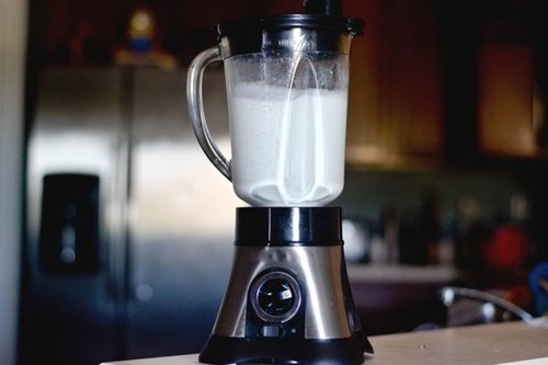 Tự làm sữa lắc uống mỗi ngày còn cách nào tăng cân dễ hơn