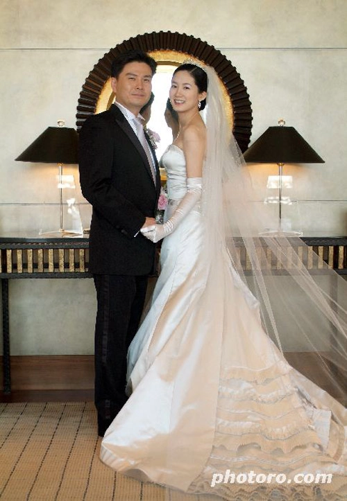10 bộ váy cưới đỉnh nhất lịch sử kbiz