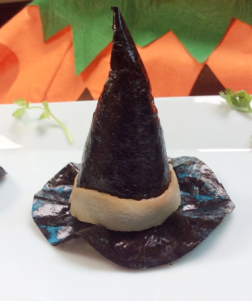 Làm mũ phù thủy cho bữa ăn ngày halloween
