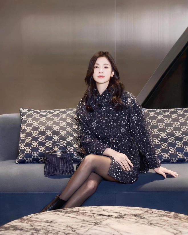 Loạt ảnh trẻ trung của song hye kyo quảng cáo cho nhãn hàng fendi 
