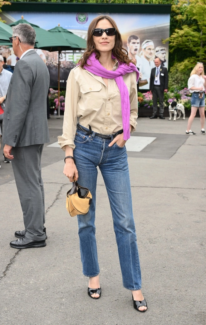 Fashion icon alexa chung ở tuổi 41