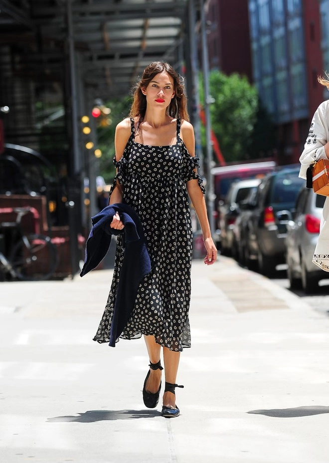 Fashion icon alexa chung ở tuổi 41