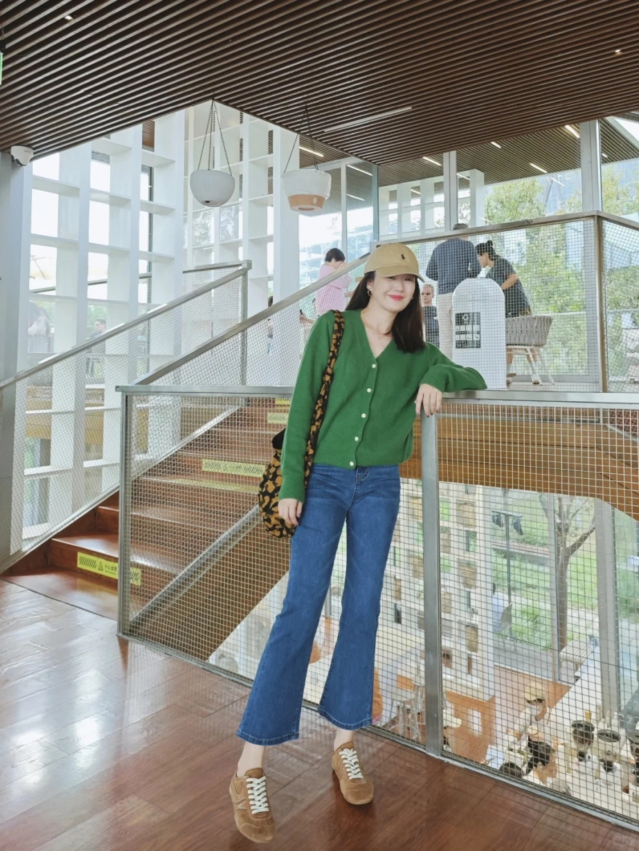 3 con giáp phù hợp với thời trang sắc xanh lá