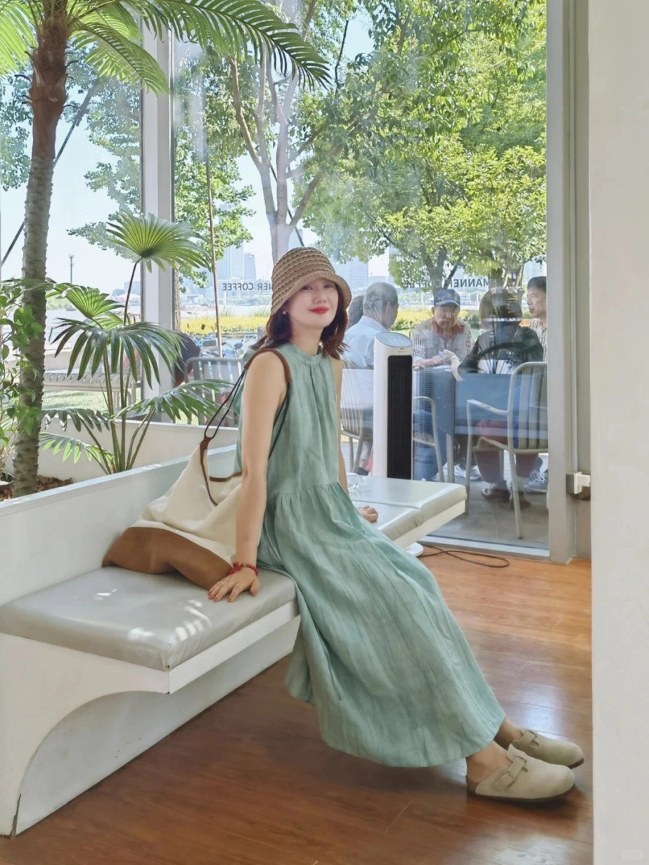 3 con giáp phù hợp với thời trang sắc xanh lá