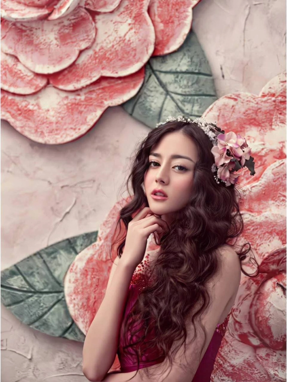 Không nhận ra địch lệ nhiệt ba với tạo hình cô dâu
