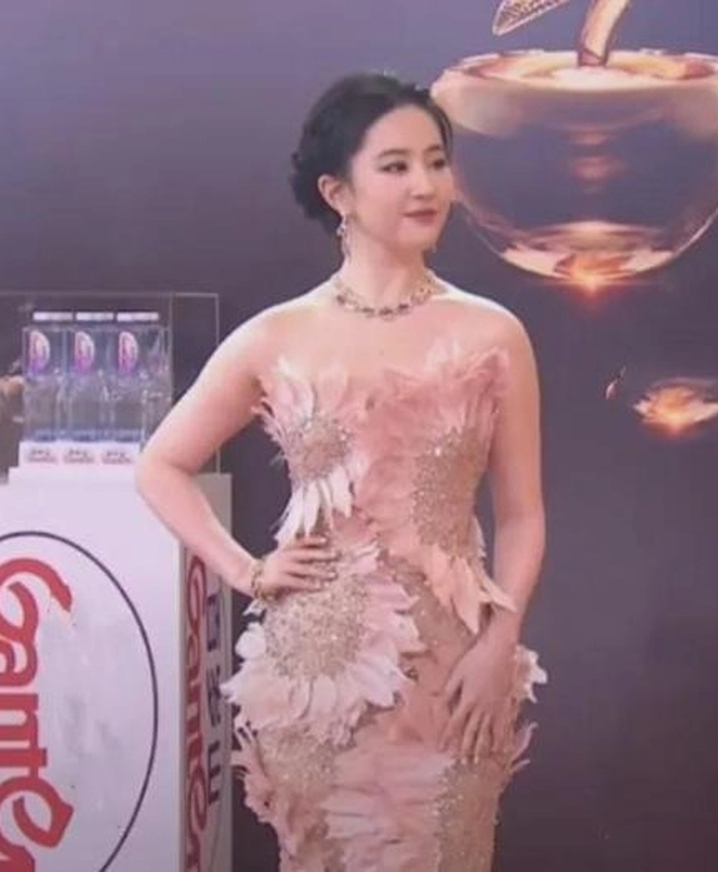 Lưu diệc phi có đang sống ảo quá đà