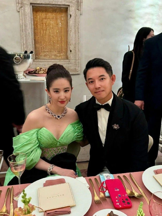 Lưu diệc phi có đang sống ảo quá đà