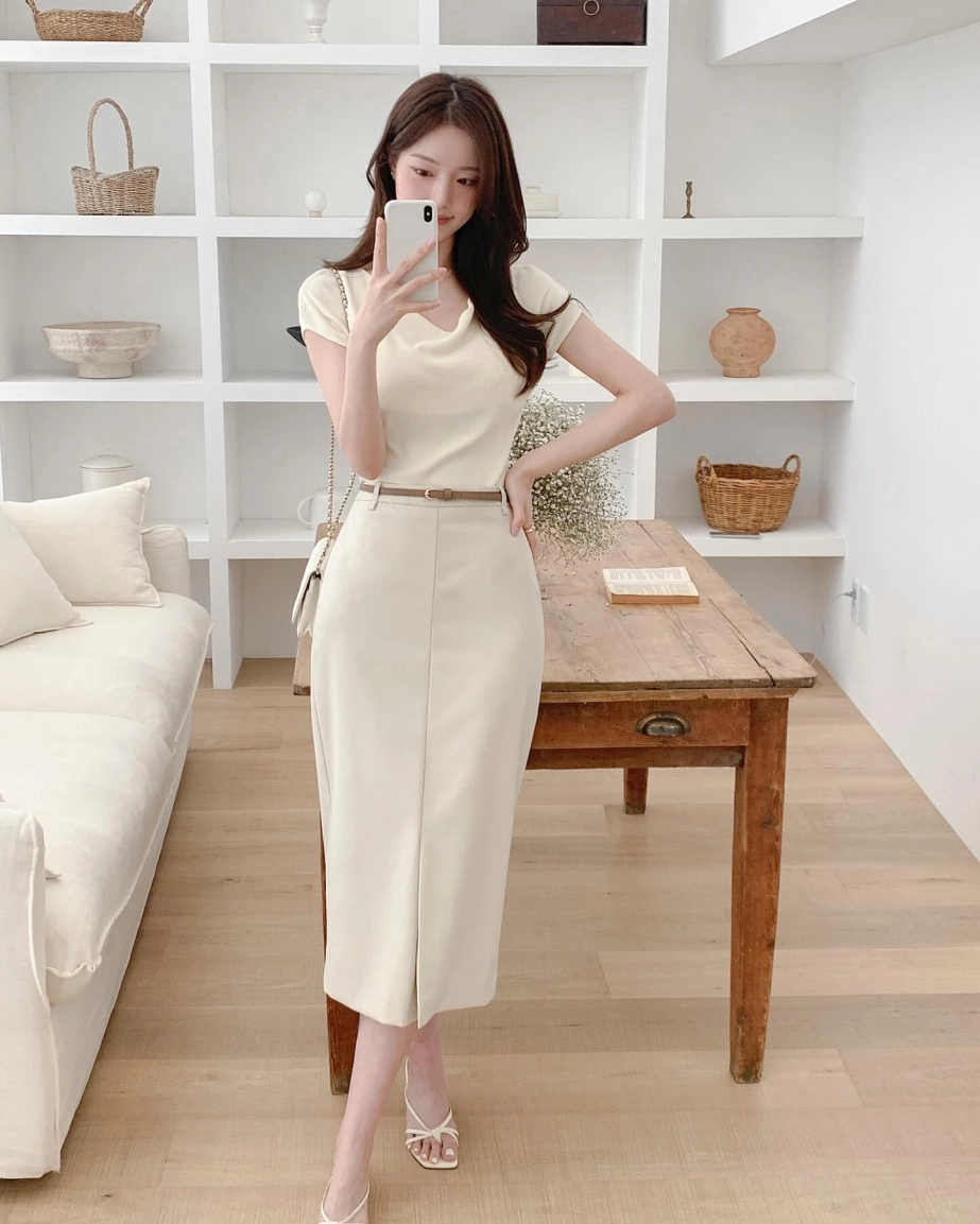 Những kiểu áo phù hợp với chân váy suông