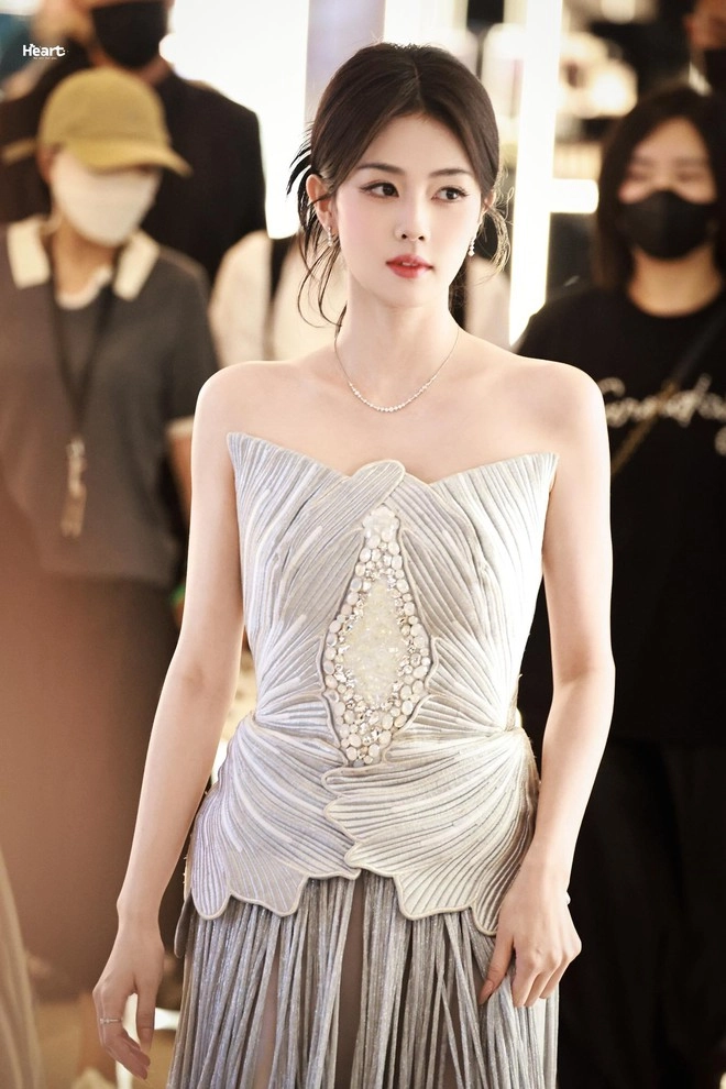 Đôi mắt trong veo của nữ diễn viên bạch lộc