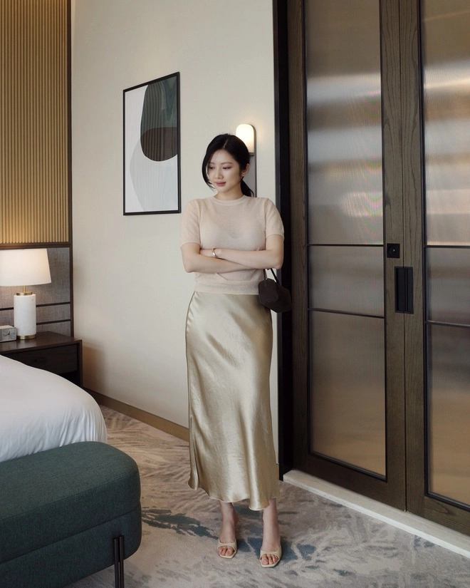 Kiểu áo hè 2025 đang hot hơn cả áo thun trắng