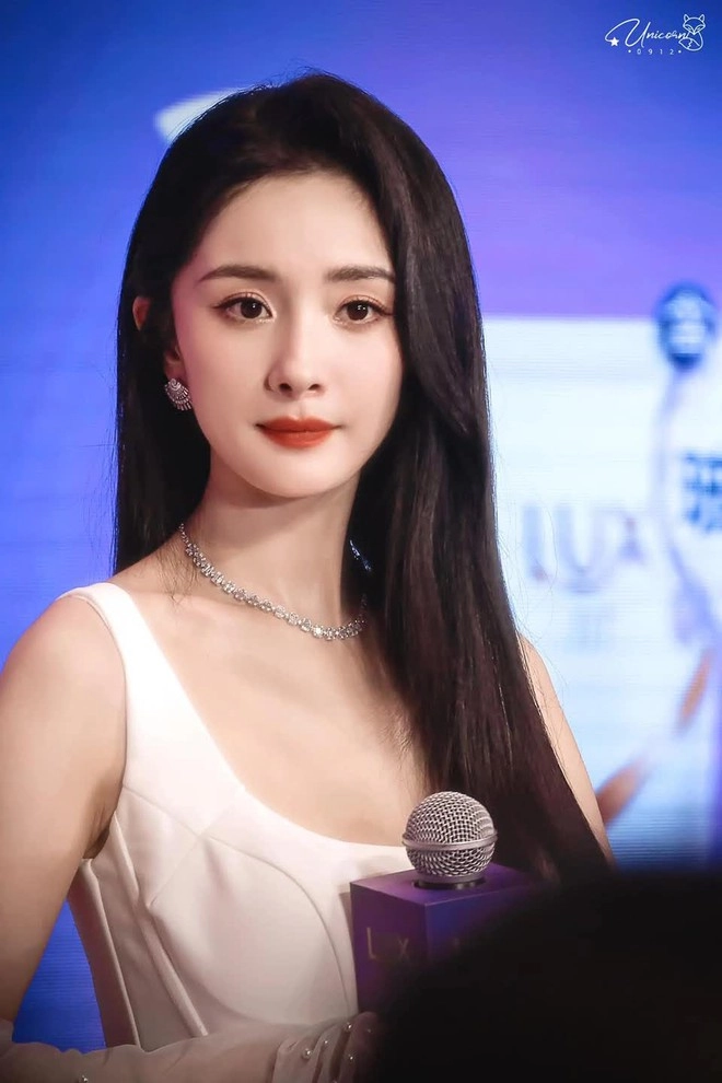 Mỹ nhân việt tái xuất xôn xao cõi mạng