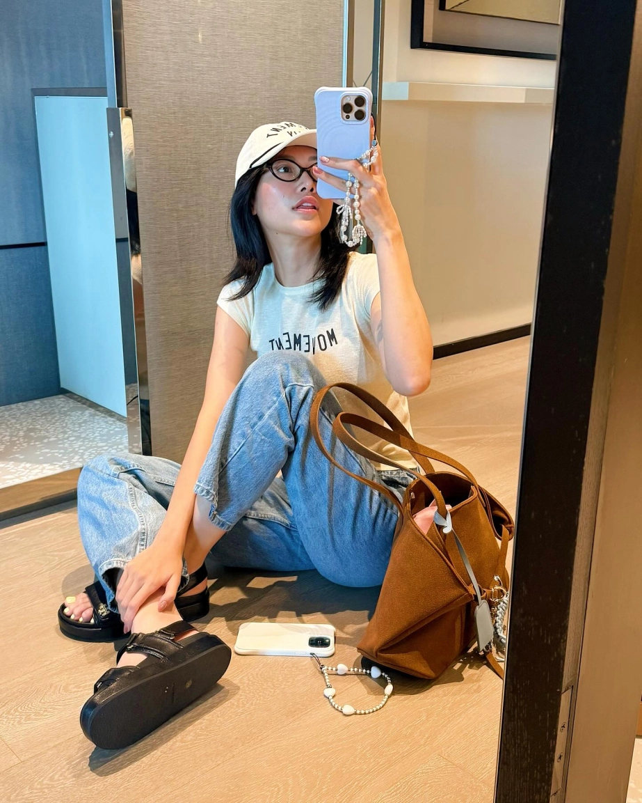 Mặc đẹp với quần jeans và váy như hoa hậu phương khánh