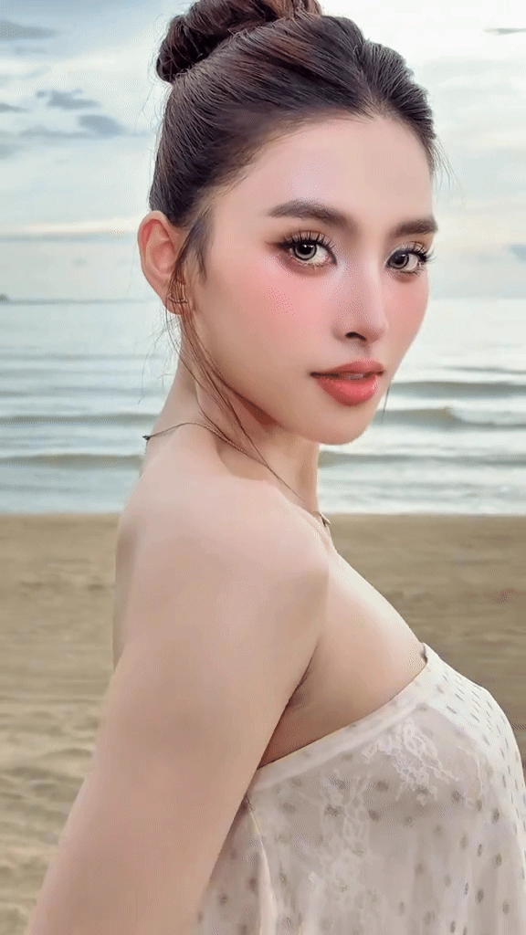 Style makeup của hoa hậu tiểu vy dạo này