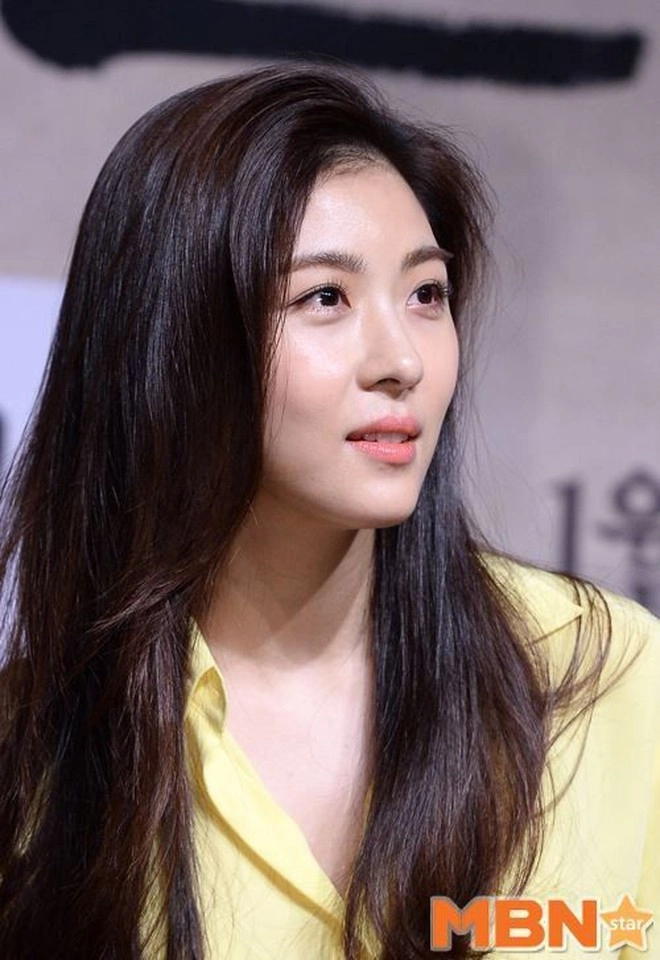 Bức hình đang khiến dư luận xôn xao của ha ji won