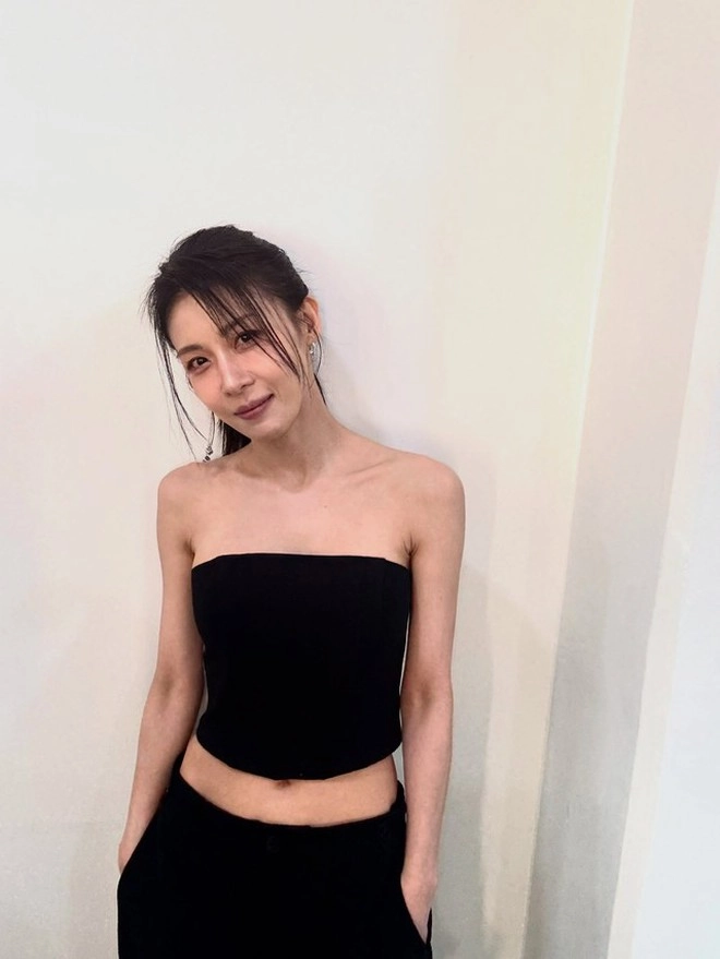 Bức hình đang khiến dư luận xôn xao của ha ji won