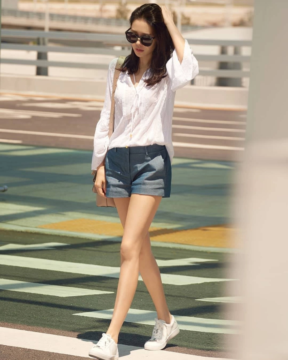 Tham khảo phong cách thời trang của son ye jin